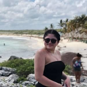 Meet your Posher, Leyla